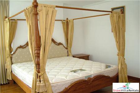 Baan Siri Sukhumvit 13 | Nice Three Bedroom Condo for a Good Price at Asoke BTS