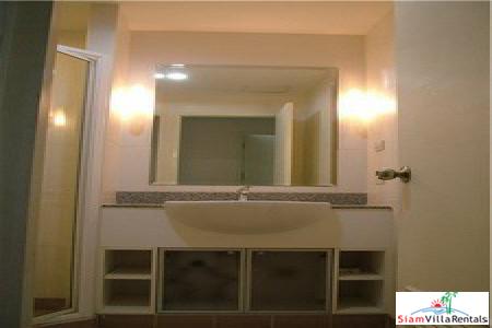 Baan Siri Sukhumvit 13 | Nice Three Bedroom Condo for a Good Price at Asoke BTS