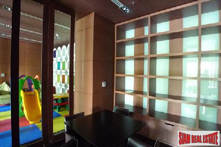 The Emporio Place | One Bed Modern Contemporary Condo for Rent at Sukhumvit 24