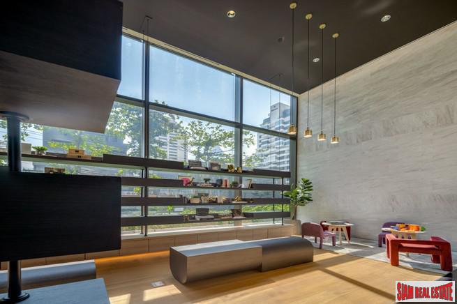 Newly Completed Ultra Luxury High-Rise Condo at Chidlom in the Pathumwan Area -Discount and Rental Guarantee 5% for 2 Years! 2 Bed Units