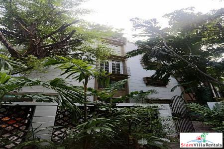 Navin Mansion | Boutique Apartment Block of only 8 Units in Tropical Grounds at Yan Nawa - Pets Allowed
