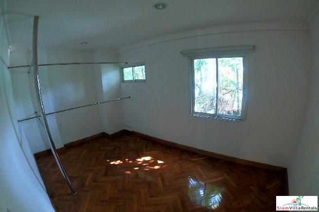 Navin Mansion | Boutique Apartment Block of only 8 Units in Tropical Grounds at Yan Nawa - Pets Allowed