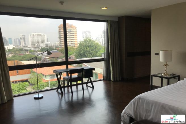The Grand Villa | Stylish Extra Large Two Bedroom within Walking Distance to BTS Ekkamai