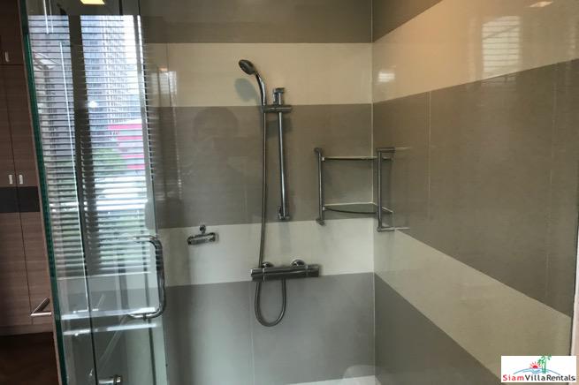 The Grand Villa | Stylish Extra Large Two Bedroom within Walking Distance to BTS Ekkamai