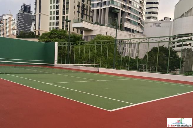 Baan Suan Petch | Roomy Two Bedroom Condo Good for Small Family in Phrom Phong