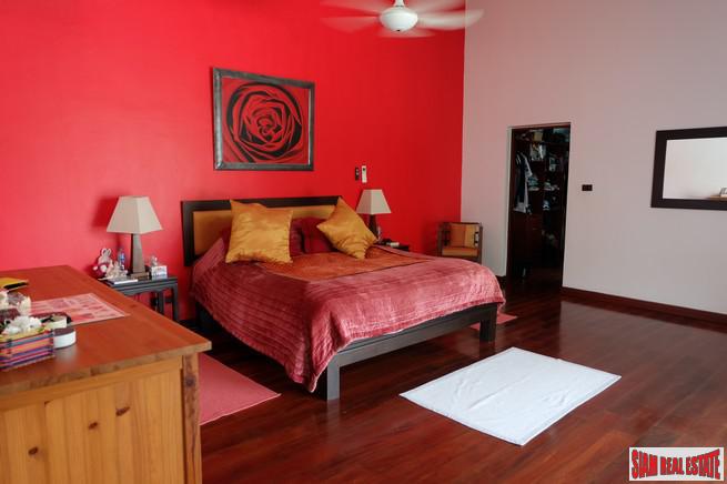 Loch Palm Cove | Large Courtyard Design Three Bedroom Pool Villa for Rent