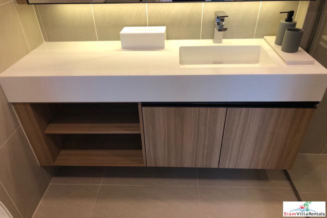 Na Vara Residence | Bright and Sunny One Bedroom Pool View Condo for Rent in Chit Lom