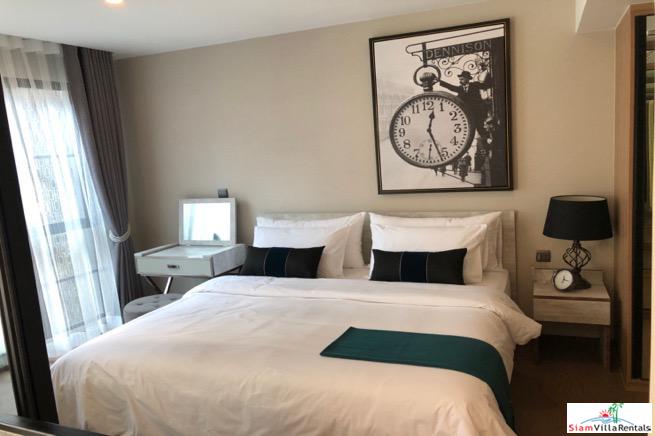 Na Vara Residence | Bright and Sunny One Bedroom Pool View Condo for Rent in Chit Lom