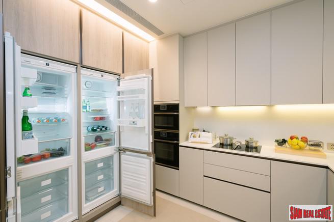 New Ultra Luxury High-Rise on Sukhumvit Road close to BTS Ekkamai - 2 Bed Units