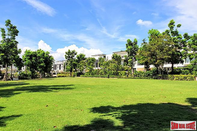 Laguna Park | Five Bedroom Three Storey House with Private Rooftop Pool for Rent