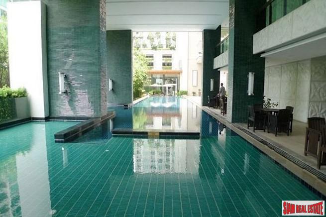 Address Chidlom | Extra Large One Bedroom with City Views for Rent