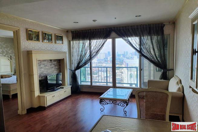 Address Chidlom | Extra Large One Bedroom with City Views for Rent