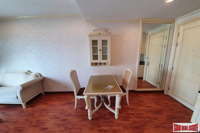 Address Chidlom | Extra Large One Bedroom with City Views for Rent