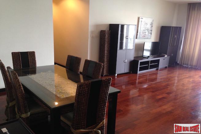 Wilshire | Large Two Bedroom Condo for Rent Close to BTS Phrom Phong