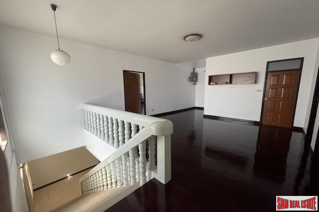 Extra Large Three Bedroom Detached House for Rent in the Heart of the City - Thong Lo