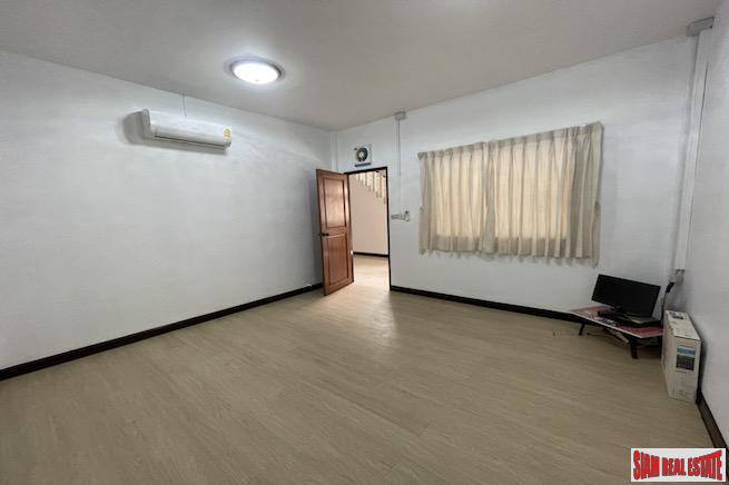 Extra Large Three Bedroom Detached House for Rent in the Heart of the City - Thong Lo