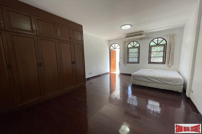 Extra Large Three Bedroom Detached House for Rent in the Heart of the City - Thong Lo