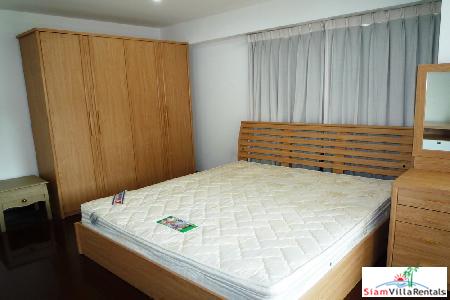 Paholyothin Place | Stunning 3 bedroom, 3 bath 135 sqm. Condo for Rent only 2 Minutes Walk to Ari BTS Station