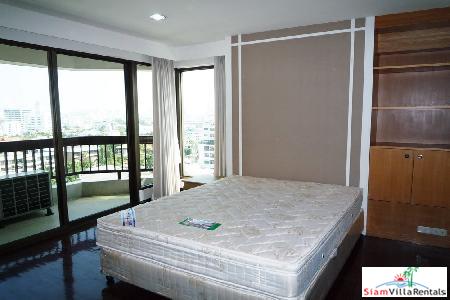 Paholyothin Place | Stunning 3 bedroom, 3 bath 135 sqm. Condo for Rent only 2 Minutes Walk to Ari BTS Station